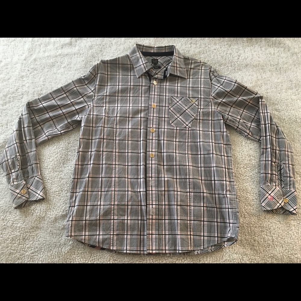 Men’s collared dress shirt